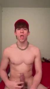 Spitting and jerking off gooning by letting my saliva drip from my wet part 1