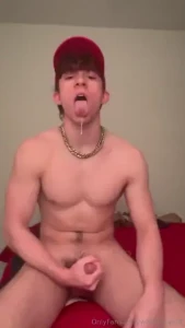 Spitting and jerking off gooning by letting my saliva drip from my wet