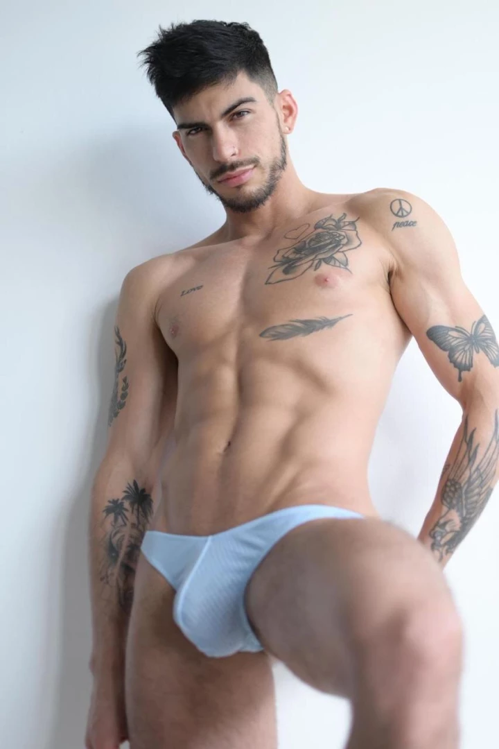 Welcome to bastianmoreyrra pretty boy who wants to make your fantasies part 1 