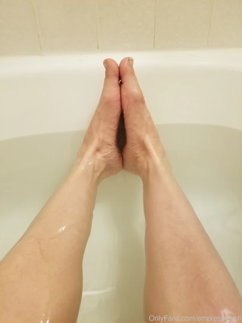 Taking a bath clean strong feet always needs a good licking and a good 