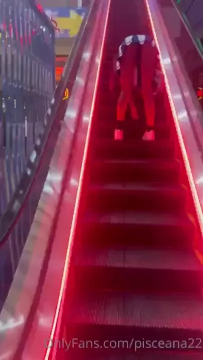 This random nigga was recording me on fremont and tried to put his 