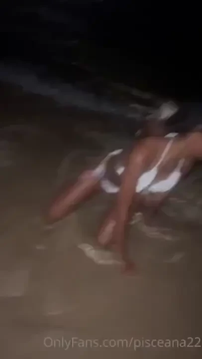 This my first time twerking on a beach i m in san juan puerto guys i 