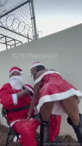 I made it to santa and of course he made it snow on me lolol merry