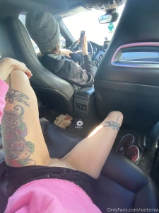 I got so horny while i was in an uber today message me if you want the