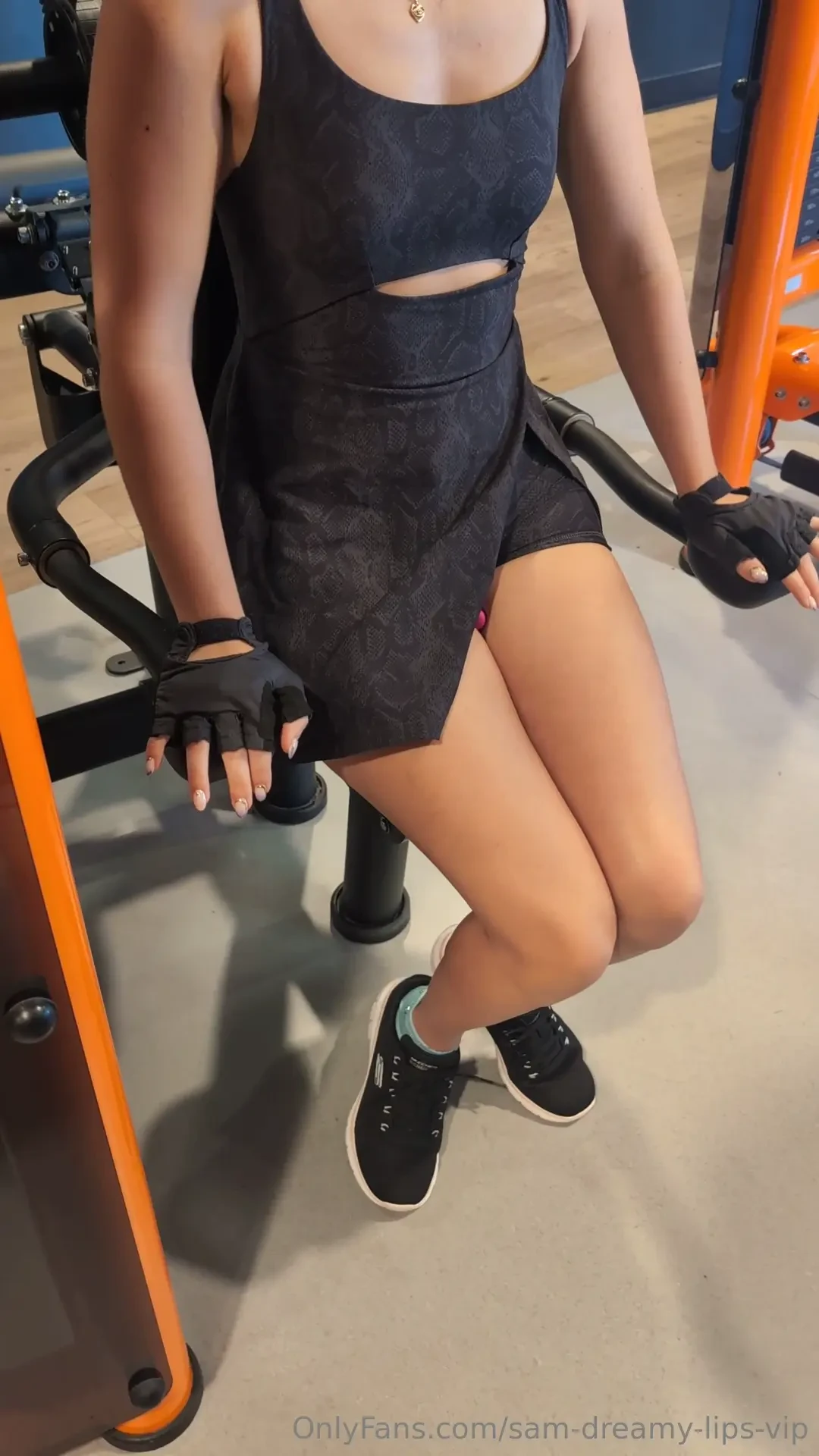 You should see the videos with face it looks like i m being murdered 