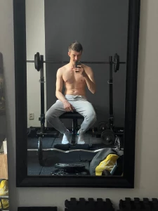 I really want to fuck somebody on front of this mirror someday