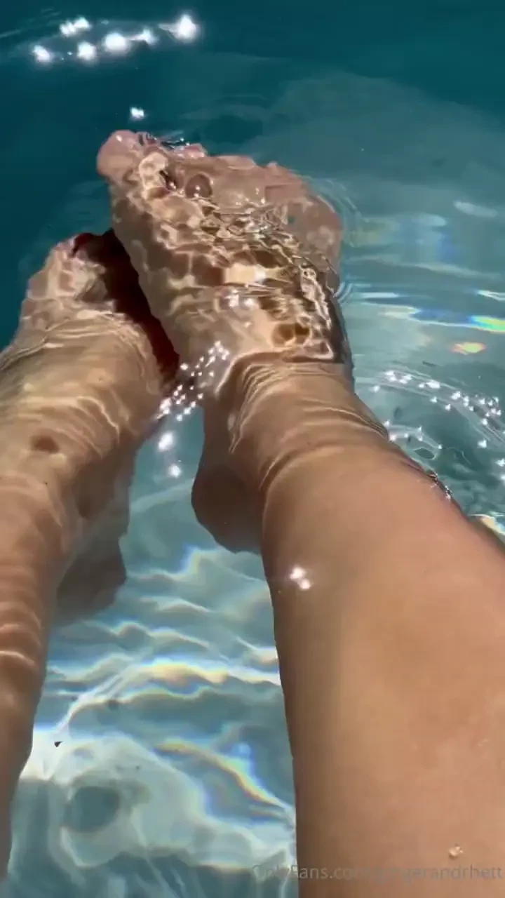 Little christmas gift for my dear friends who love my feet 