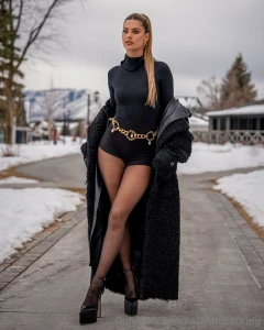 You re him if you like and comment on this pic