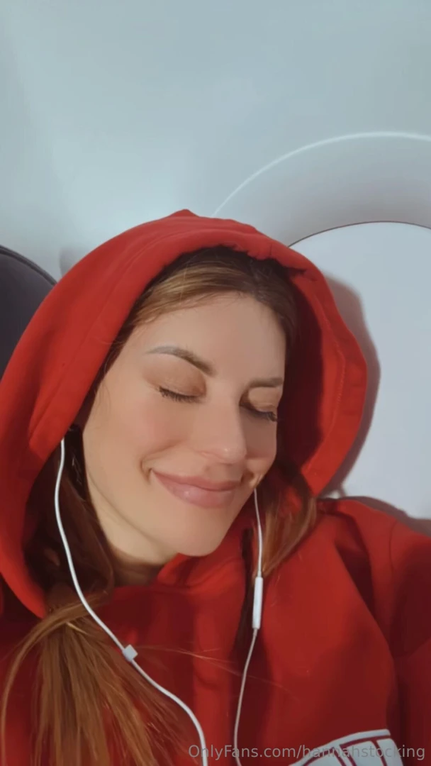 Me right now reading my nbsp sweet messages before i go to sleep nbsp 