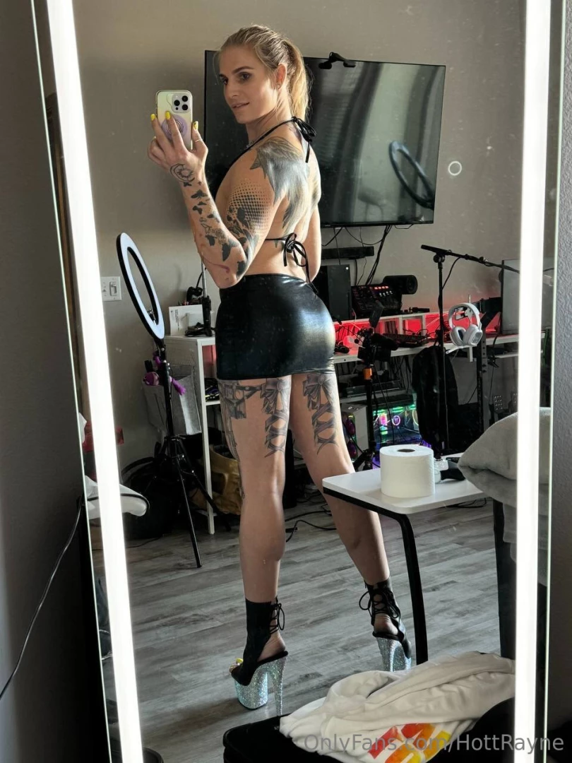 Wraps up my booty so nicely part 2 