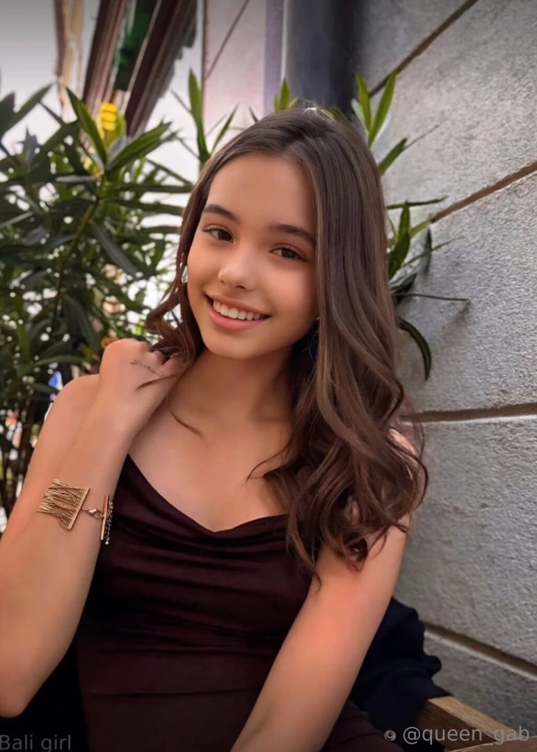 This girl naomisolar looking for his first man she wants to become a part 349 