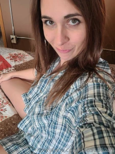 Do you want to see what s underneath my outfit