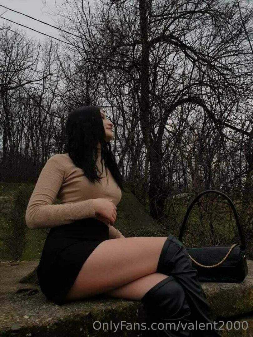 Ciao a tutti belli e brutti ho 21 anni studentessa universitaria porca 