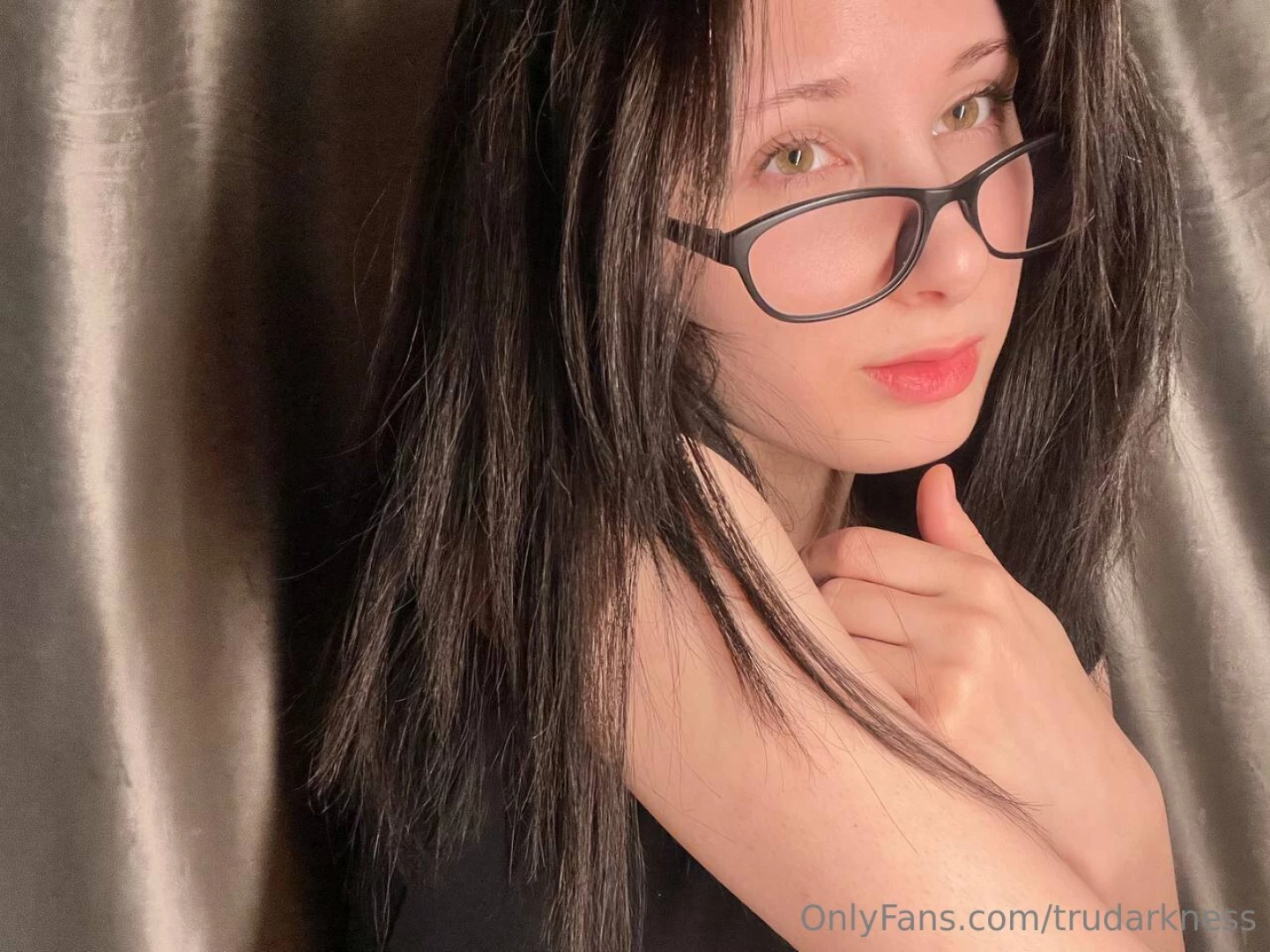 Have u forgotten what i look like i haven t posted simple selfies in a 