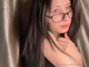 Have u forgotten what i look like i haven t posted simple selfies in a