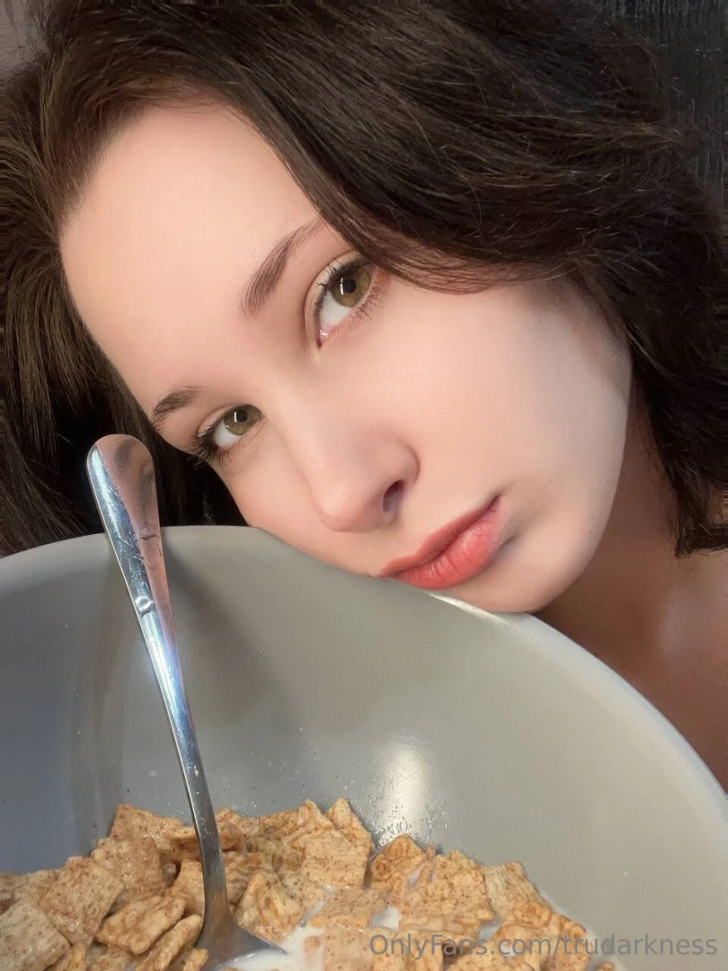 Yummy oww yummy oww if anything the stories aren t ads for breakfast 