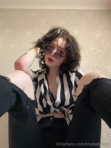 Do u remember when ripped jeans were all the rage life was so much