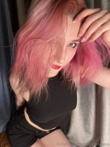 Pink hair i m sakura haruno you re sasuke s uchiha but not naruto