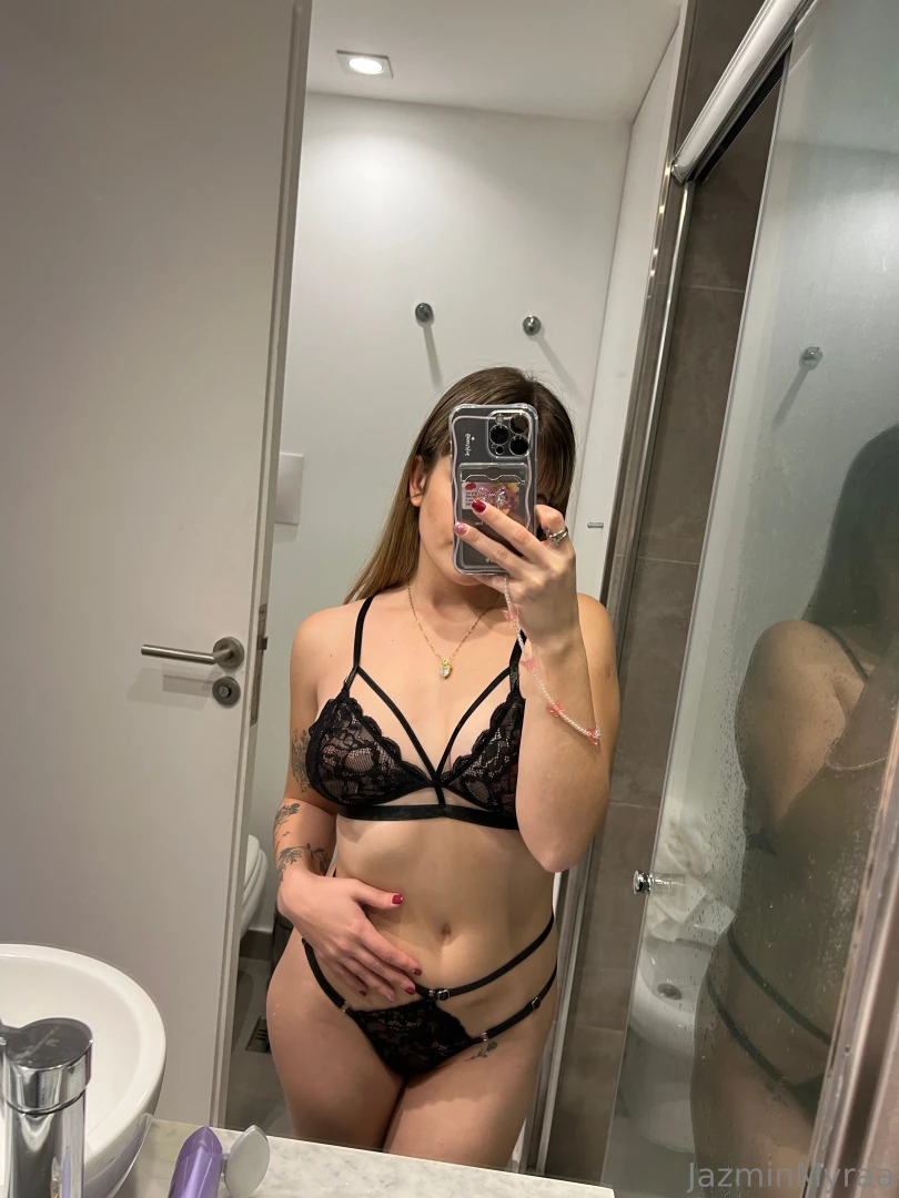 My belly has a mind of its own 