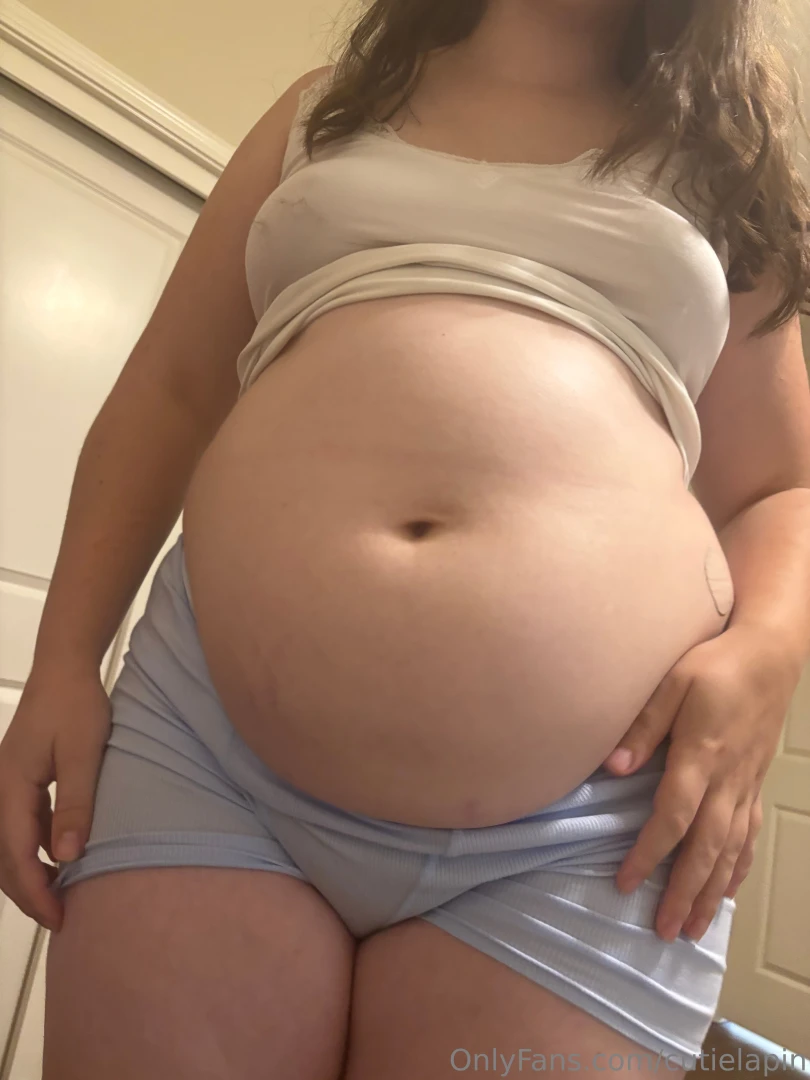 Swipe to see my fat gut and butt 3 loving how i m starting to fill out 