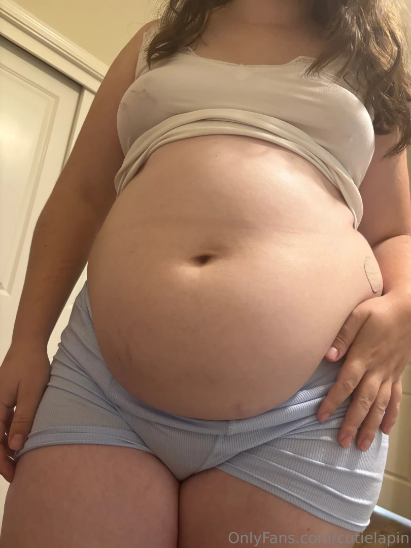 Swipe to see my fat gut and butt 3 loving how i m starting to fill out part 9 