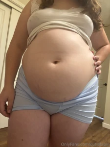 Swipe to see my fat gut and butt 3 loving how i m starting to fill out part 7