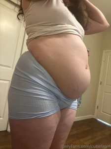 Swipe to see my fat gut and butt 3 loving how i m starting to fill out part 4