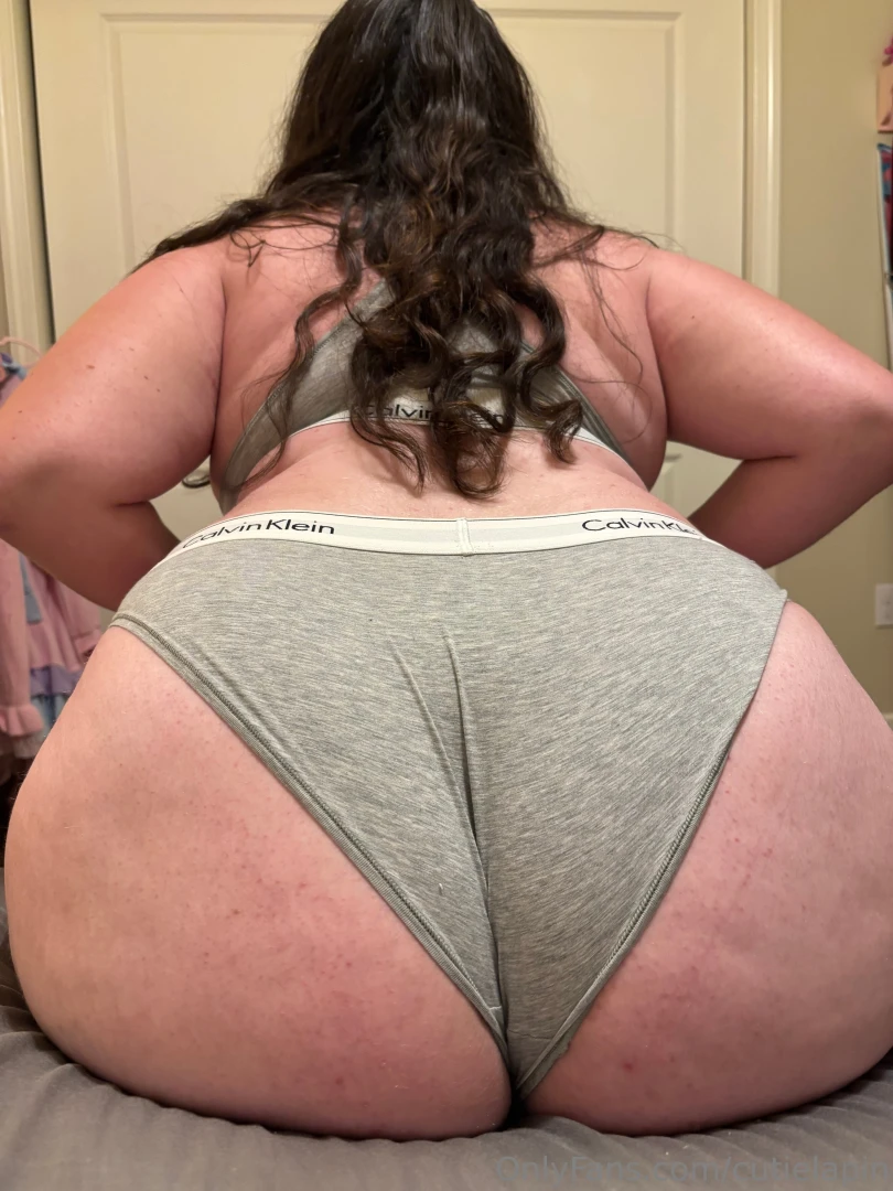 A lil photo shoot cause why not 3 belly ass and thighs 