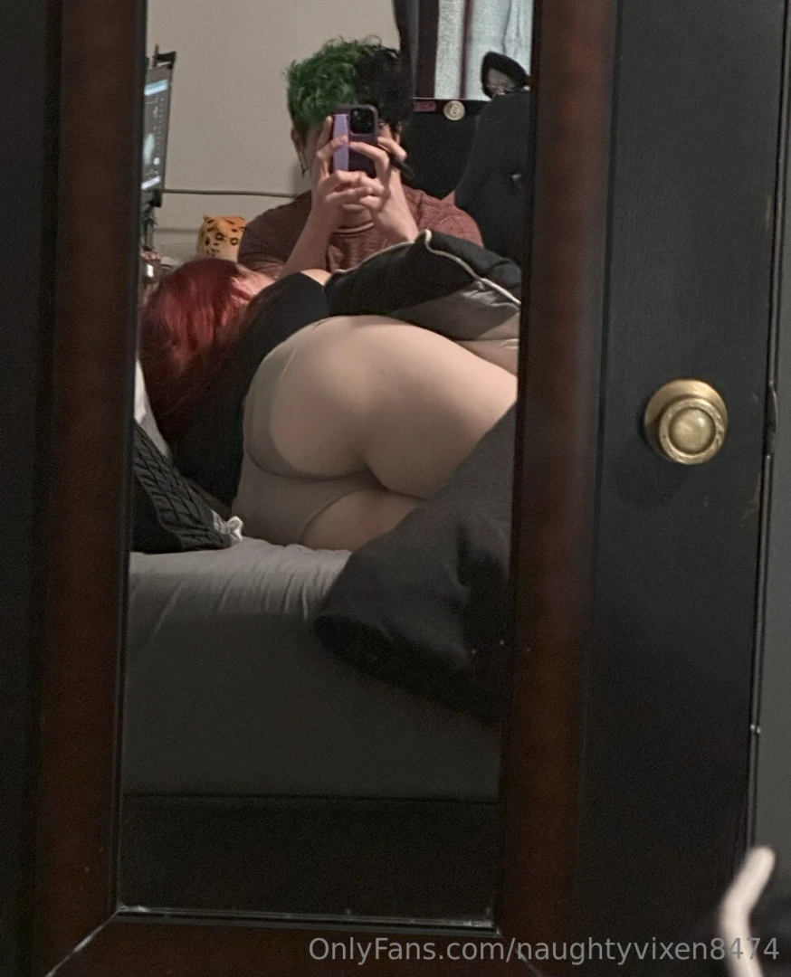 How pathetic having to take pics for my bull to enjoy your gf 
