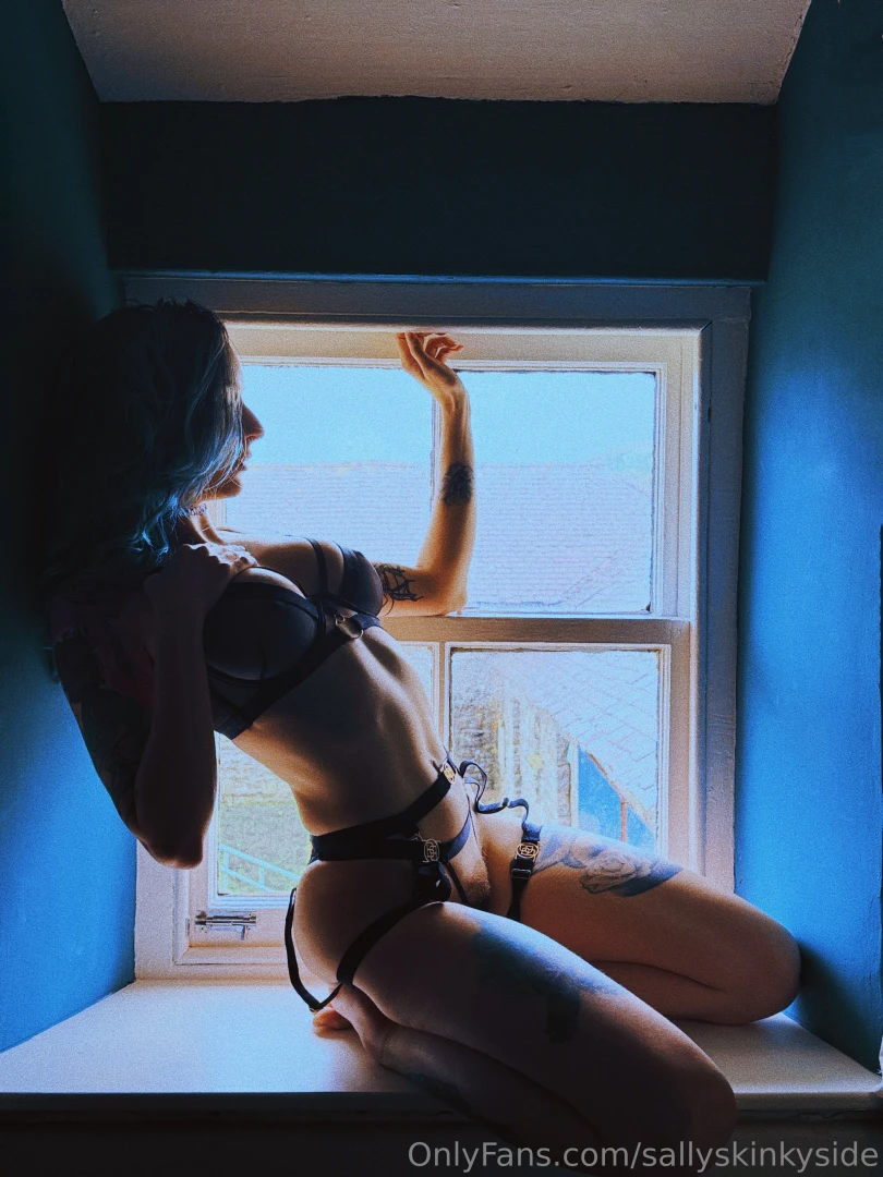 I recreated my favourite photoset but with lingerie on this time so i 