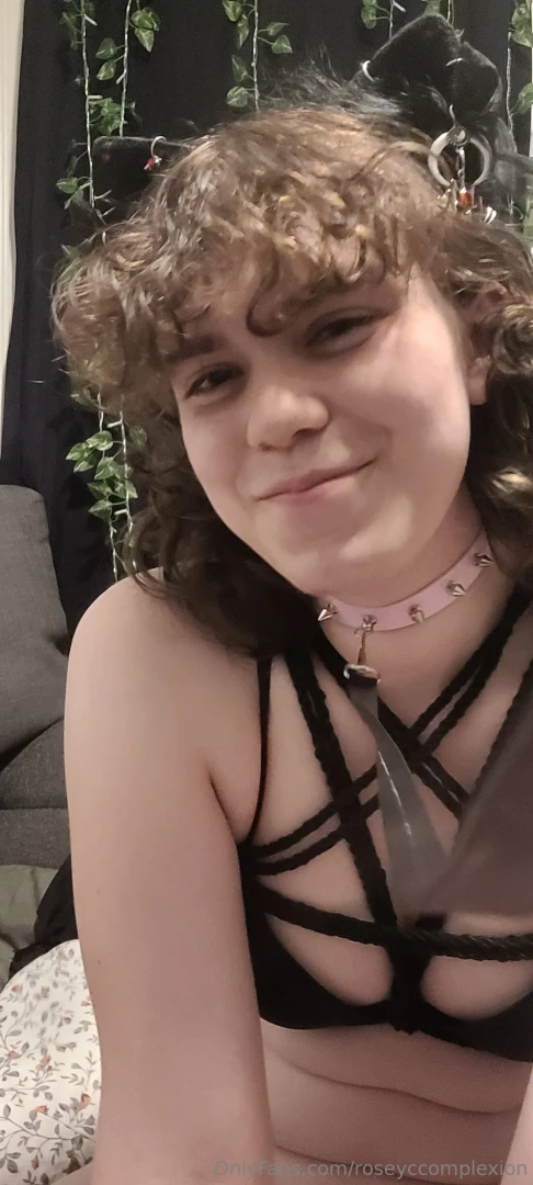 Heyyy lovlies its your lovely kitten ccoming at nyah with a cute lil 