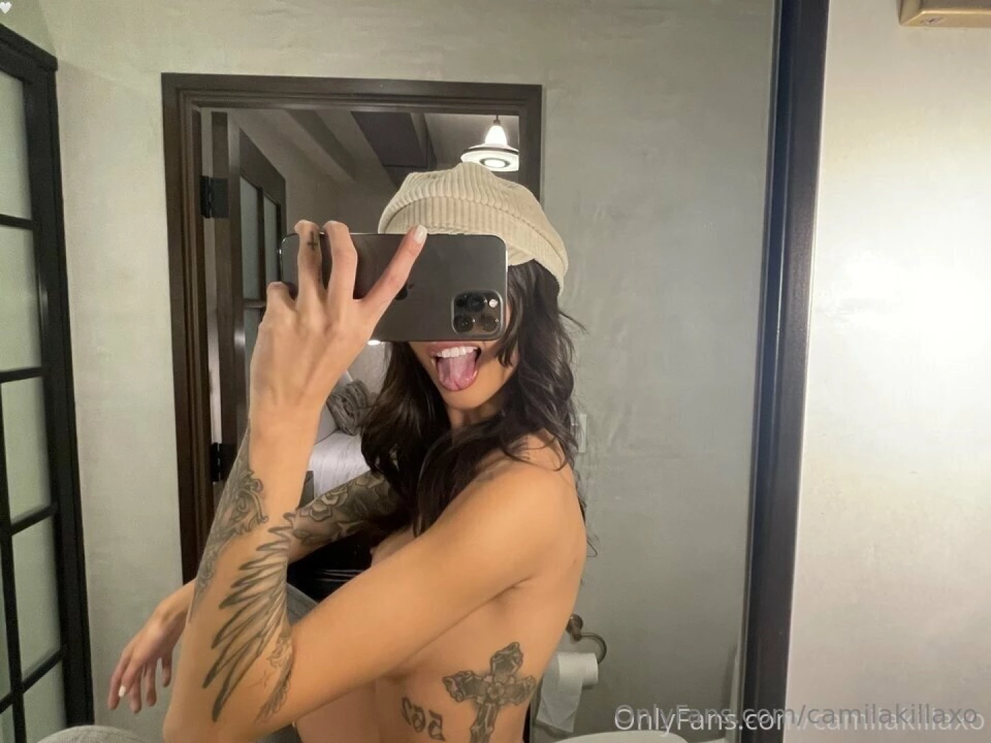 Topless for you tonight enjoy this mini nip slip now come see the rest 