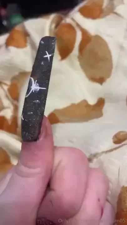 Made a solar eclipse inspired nail gonna work on a whole set 