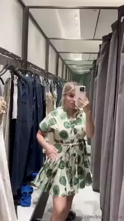 How do you like this cute outfit on me 