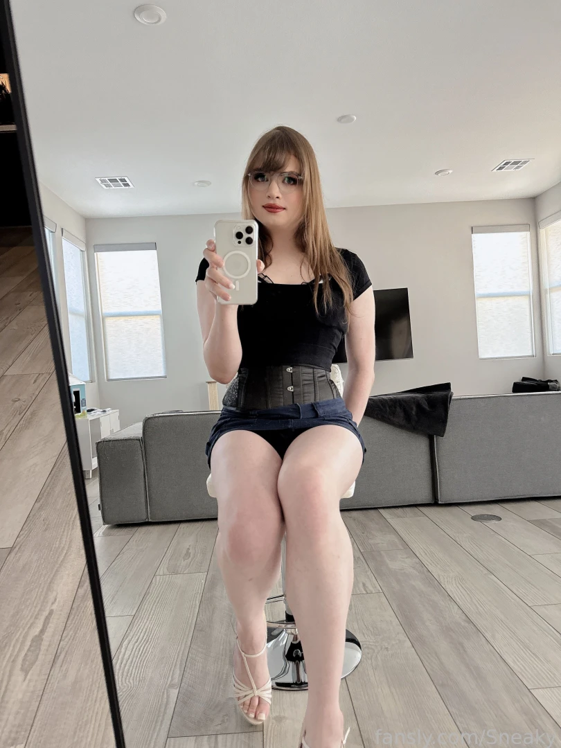 More sissy like this femboy 