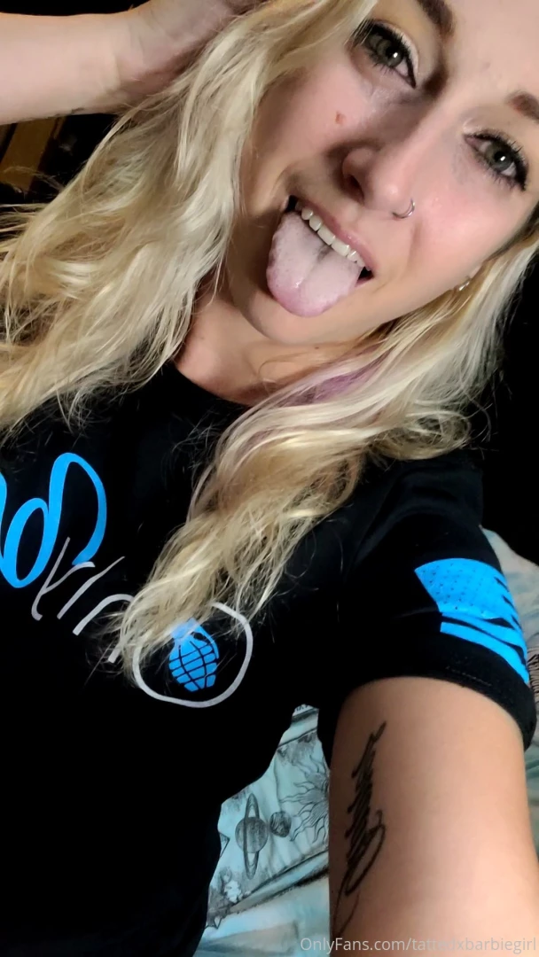 I hope y all have a wonderful friday my phone is broke so i may be a 