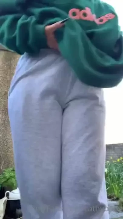I almost got caught 2 cars drove past me filming this 