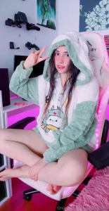 Hace frio asi que ando en pijamita eso si a poto pelao