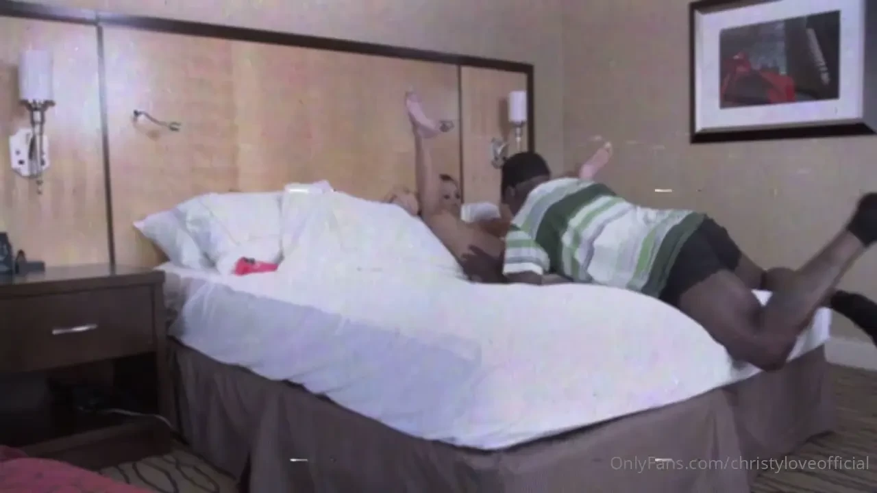 I woke up feeling so horny that i couldn t help but wake my boyfriend 