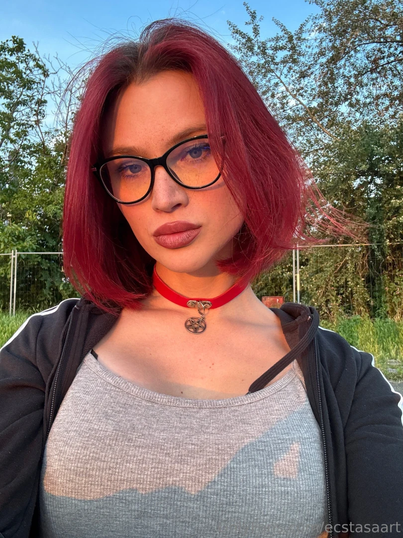 One day i decided to turn off the usual path and followed a forest 