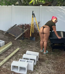 If you need help building anything come find me i can help and make