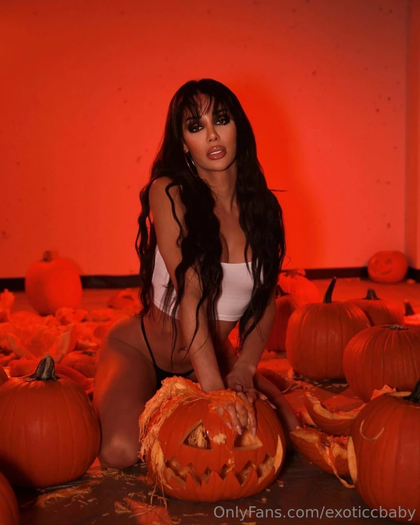 It s the season to be a bad girl 