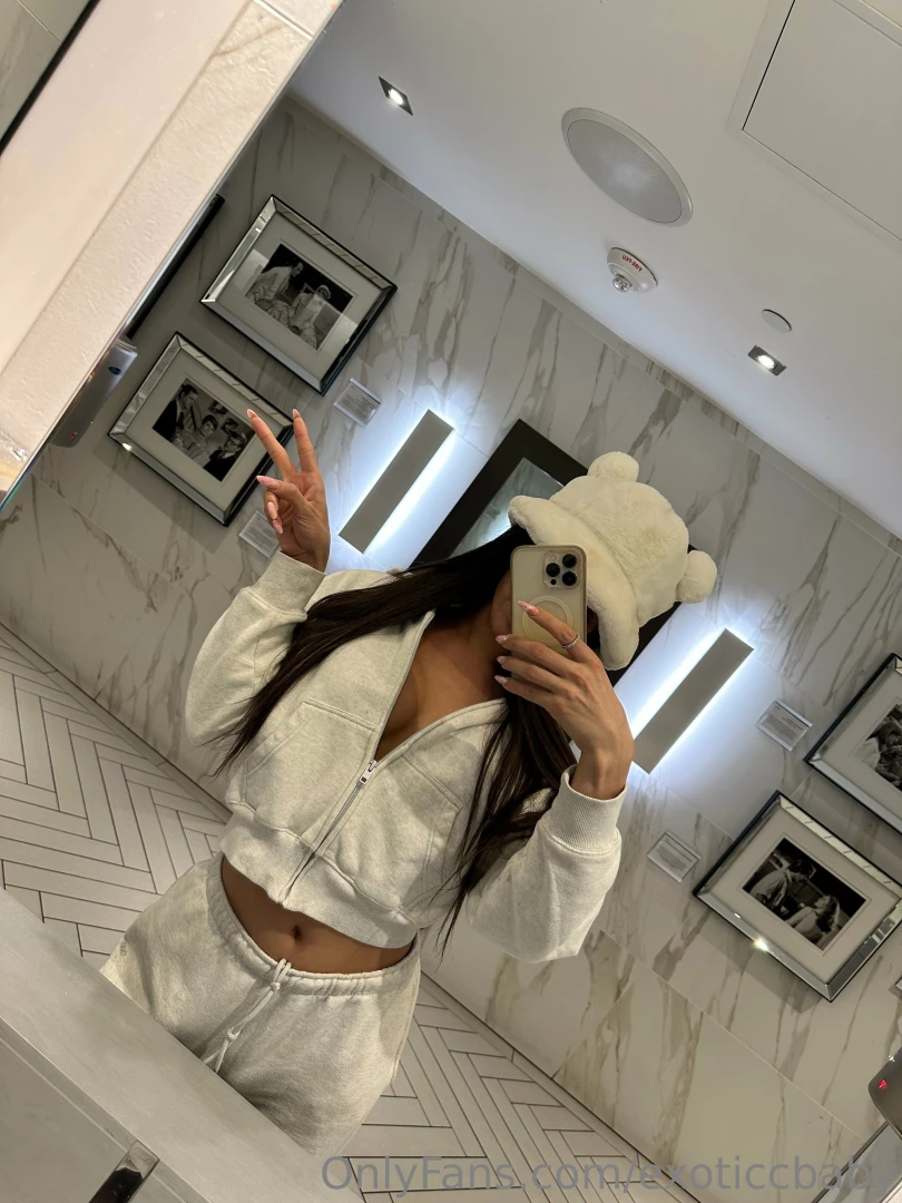 Come hang with your favorite cutie 