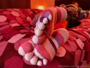 Foxy feet it can take a long time for a foxgirl to feel at ease and part 2