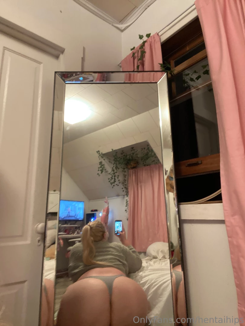 Whos face can i sit my big juicy ass on gt lt 