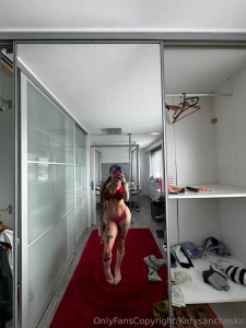 Me tirarias de las trenzas hay una sorpresita rosa en la foto jejeje