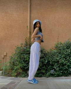 Dm me if your in the mood for some fun to spice up your monday