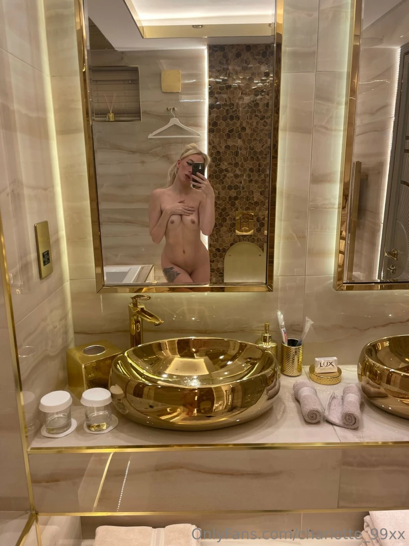 I took these sexy nudes but didn t have anyone to send them to then i part 1 