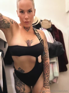 Feeling a little extra horny today so i decided to make a fully nude