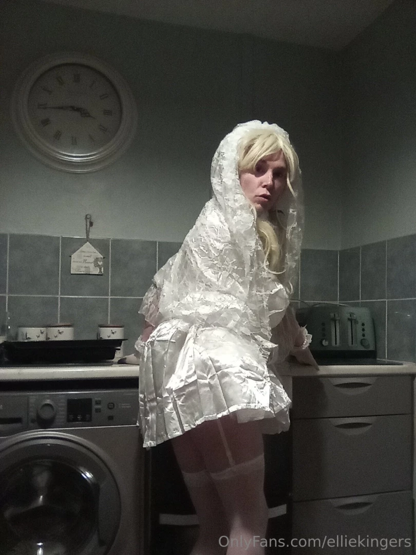 Filmed a custom earlier and here the stills from it always dreamed of part 3 